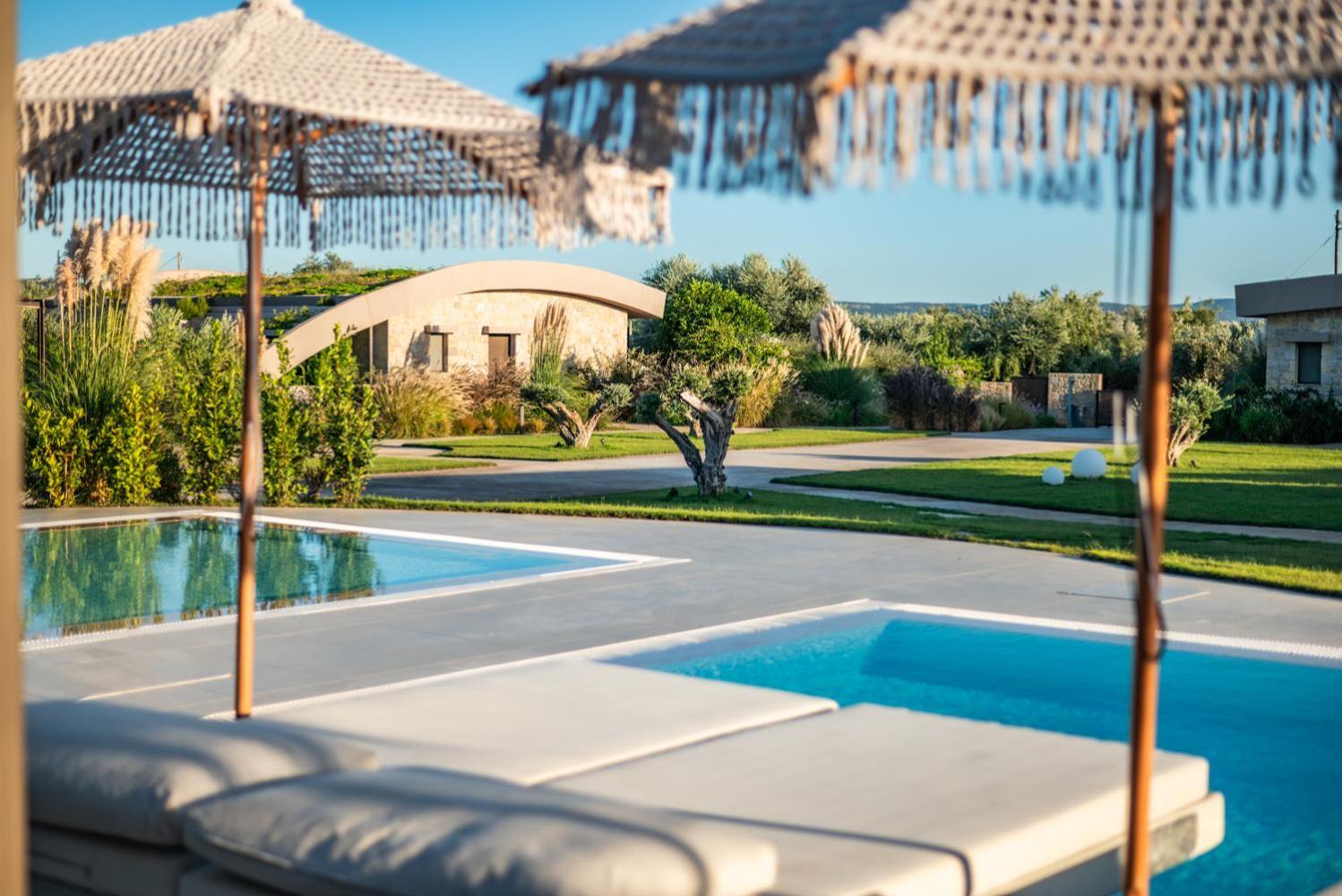 Nestor Luxury Villas Romanos  エクステリア 写真